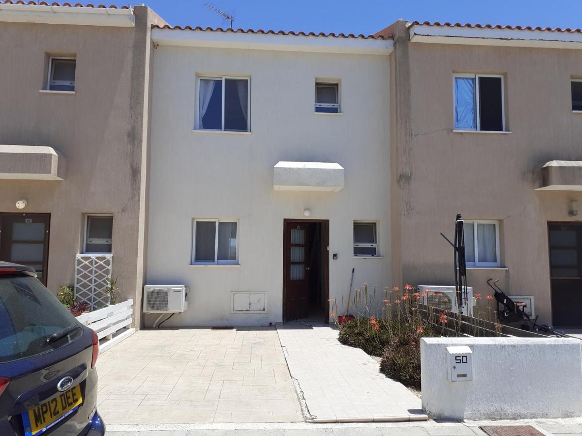 Villa Beautiful 2-Bed House In Mandria  Esterno foto